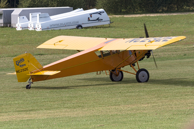 Curtiss Robin J-1