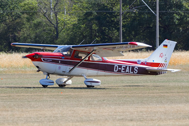 Reims Aviation FR172