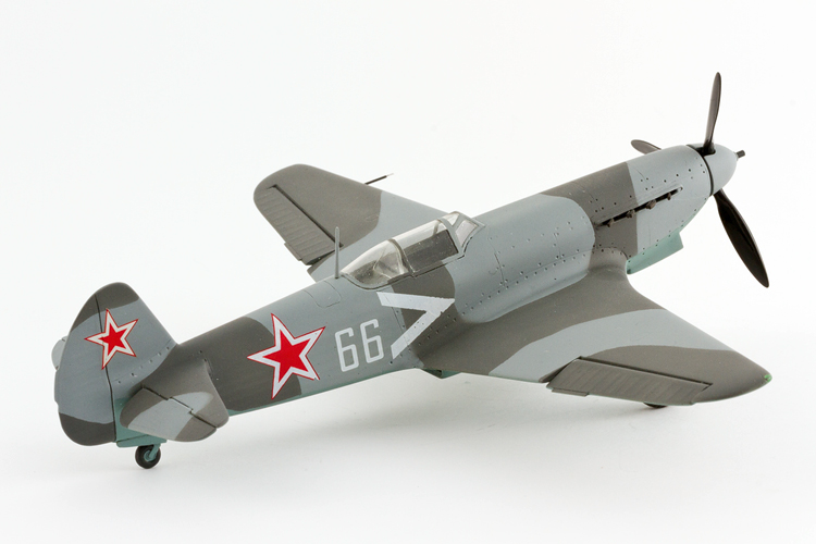 Jak-9T