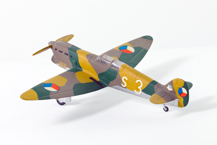Avia B-35
