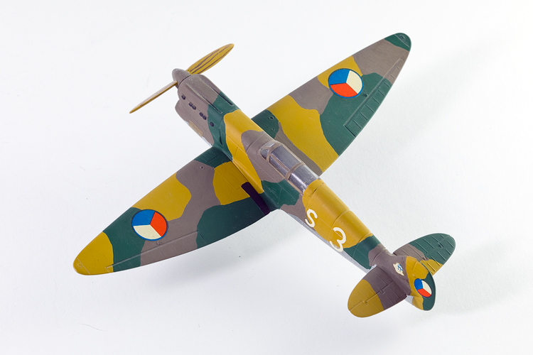 Avia B-35