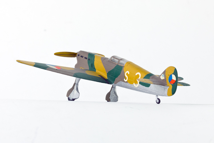 Avia B-35