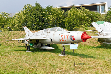 Luftfahrtmuseum Krakau - Mikojan-Gurewitsch MiG-21U-400