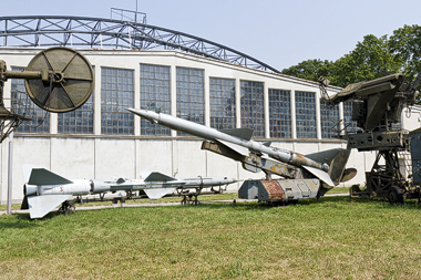 Luftfahrtmuseum Krakau - Boden-Luft Rakete S-75 Wolchow